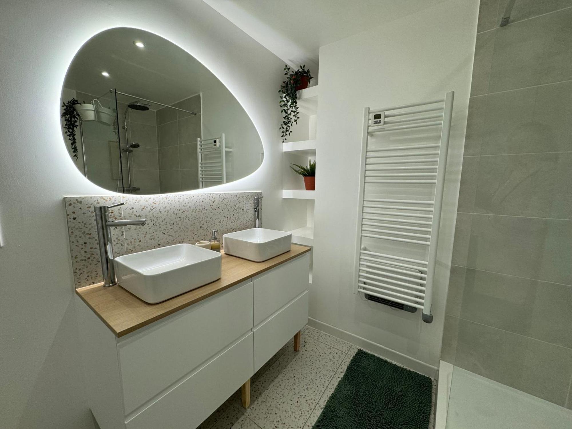 Le Rive Droite - Gare Centre - Wifi - Terrasse - Face Remparts Apartment